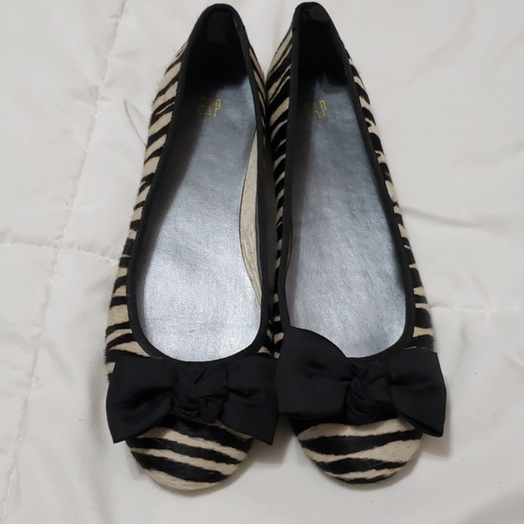 NWOT Gap Zebra Print Calf Hair Flats - Picture 2 of 3